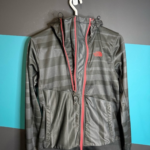 The North Face Gray and Red Hooded Jacket Asymmetrical - Picture 3 of 7